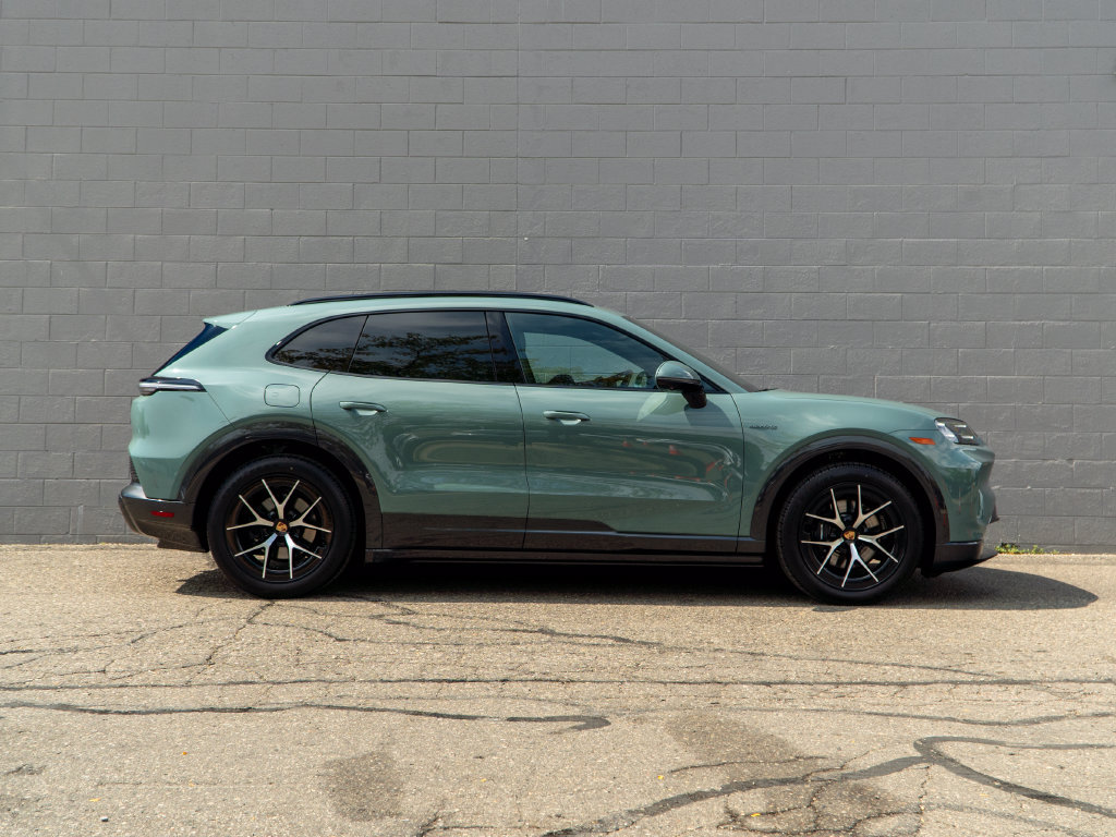 New 2026 Porsche Cayenne Electric AWD/4WD image 8