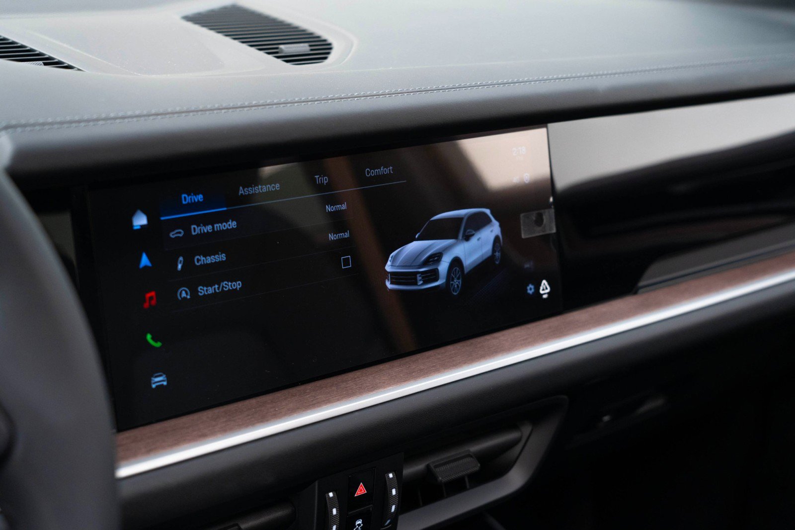 New 2025 Porsche Cayenne image 24