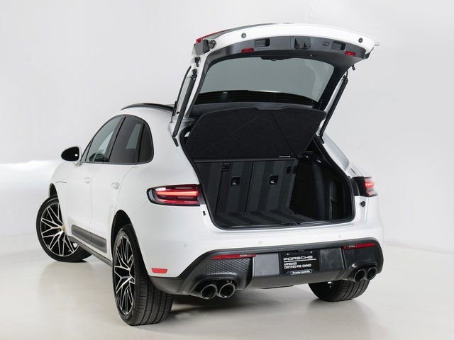 Certified 2026 Porsche Macan AWD/4WD image 33