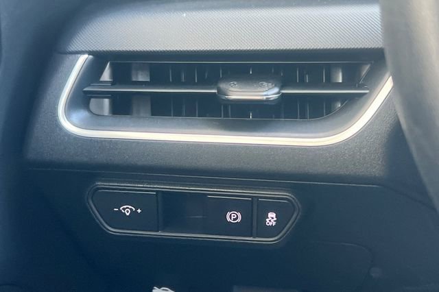 Used 2025 Kia K4 image 33