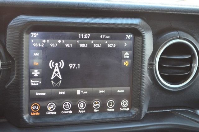 Used 2020 Jeep Gladiator Overland image 32