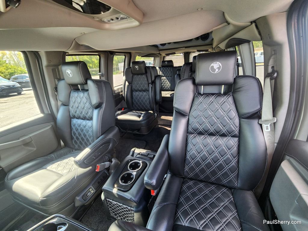 Used 2023 Chevrolet Express 2500 image 33