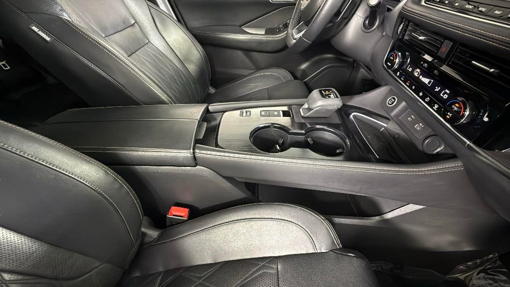 Used 2022 Nissan Rogue Platinum w/ Head-Up Display Package image 35