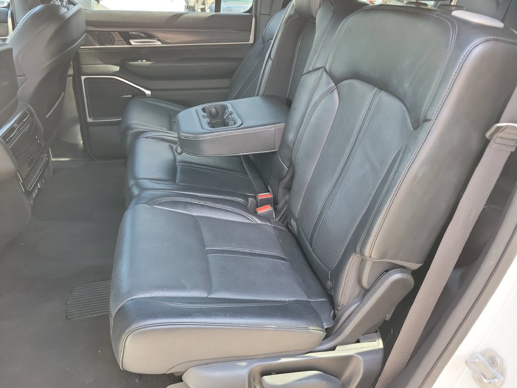 Used 2024 Jeep Wagoneer Series II w/ Flexible Seating Group AWD/4WD image 17