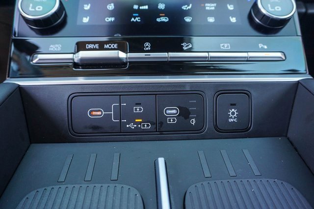 Used 2025 Hyundai Santa Fe Limited image 23