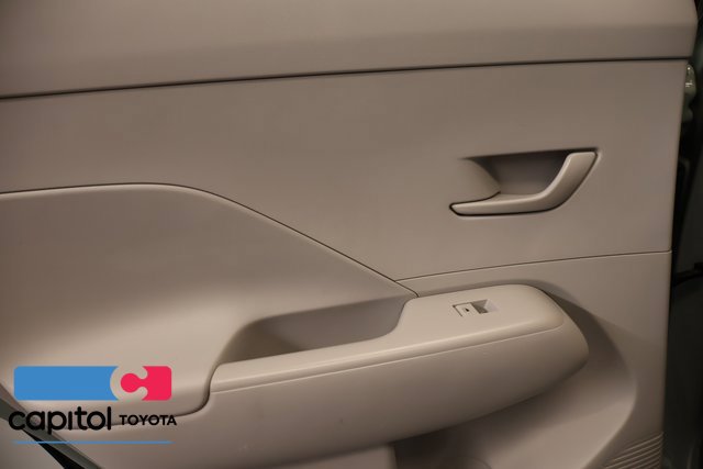 Used 2025 Hyundai Kona SEL AWD/4WD image 29