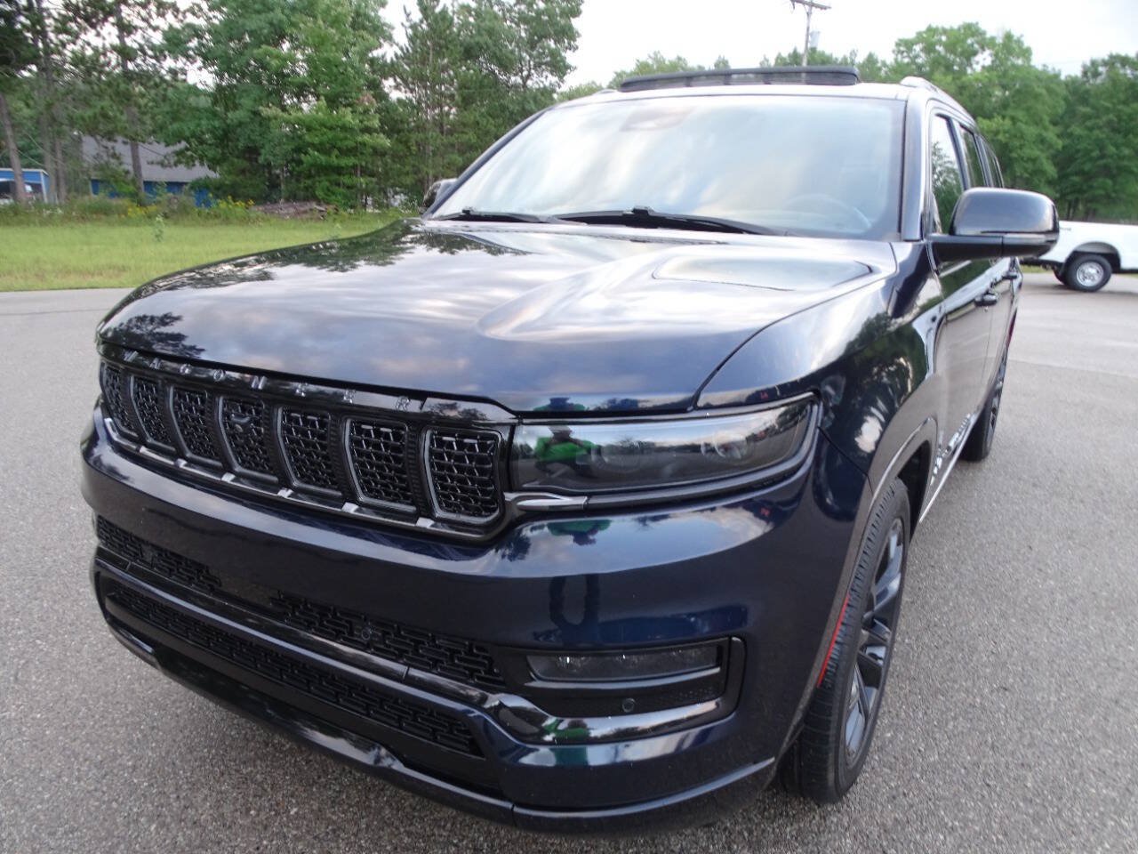 Used 2024 Jeep Grand Wagoneer L 4WD Series II Obsidian w/ Quick Order Packagew 28T image 8