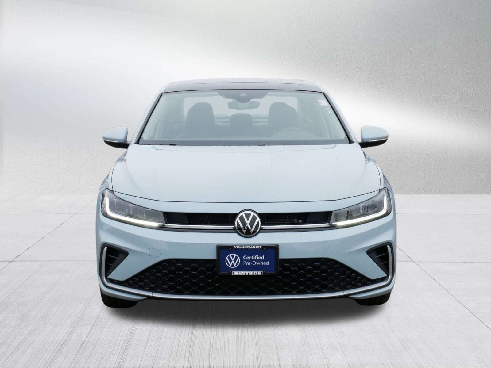 Certified 2025 Volkswagen Jetta SEL image 2