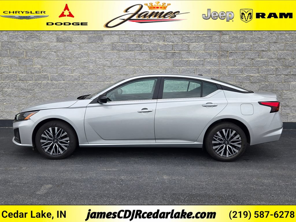 Used 2026 Nissan Altima 2.5 SV AWD/4WD image 2