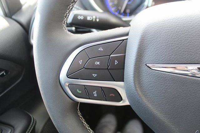 New 2026 Chrysler Pacifica Select image 13