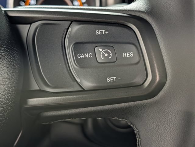 Used 2023 Jeep Gladiator Sport AWD/4WD image 20