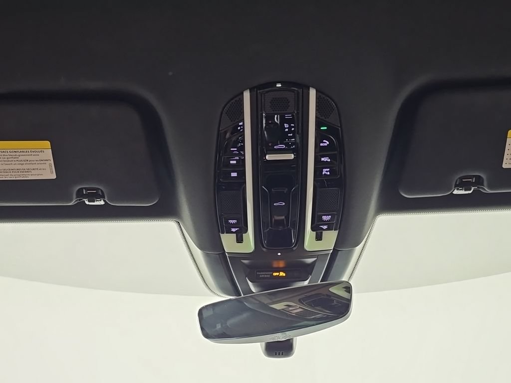 Certified 2023 Porsche Cayenne Platinum Edition AWD/4WD image 25