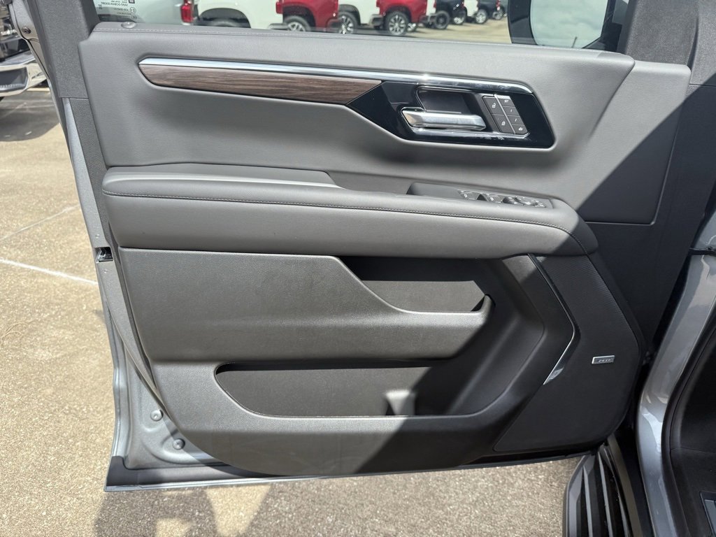 New 2026 Chevrolet Suburban LT w/ Comfort Package image 24