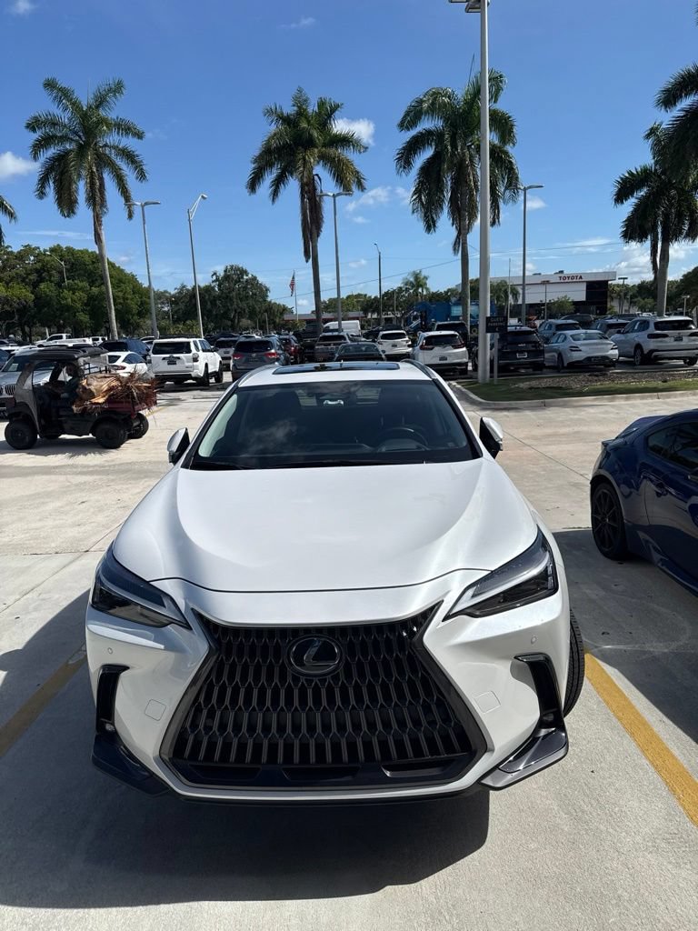 Used 2025 Lexus NX 350h AWD w/ Accessory Package (Z2) image 5