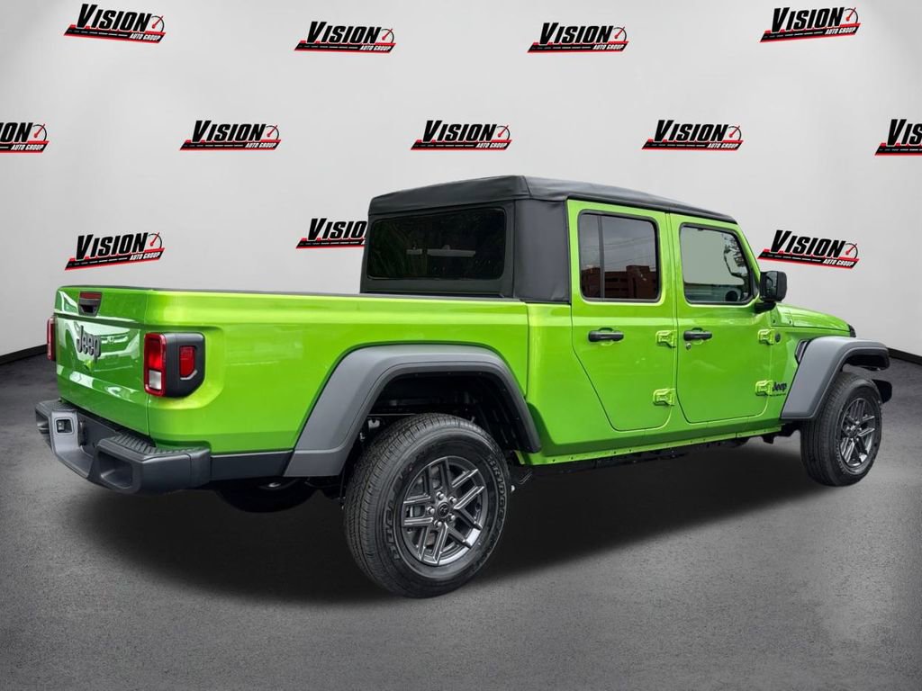 New 2025 Jeep Gladiator Sport image 5