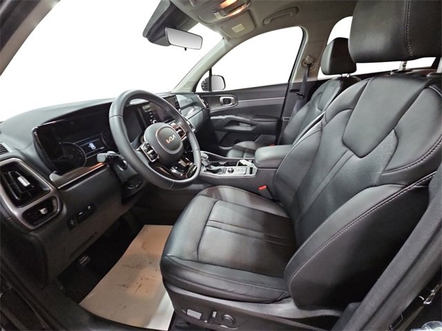 Used 2023 Kia Sorento S image 9
