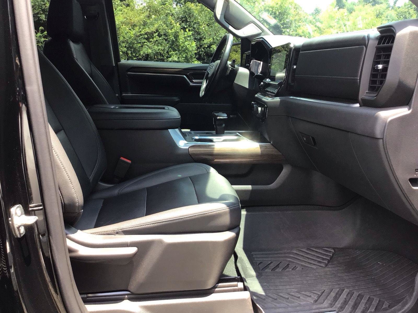 Used 2022 Chevrolet Silverado 1500 LT Trail Boss w/ LT Trail Boss Premium Package AWD/4WD image 6