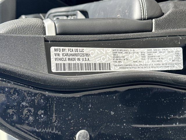 New 2026 Jeep Grand Cherokee Laredo image 32