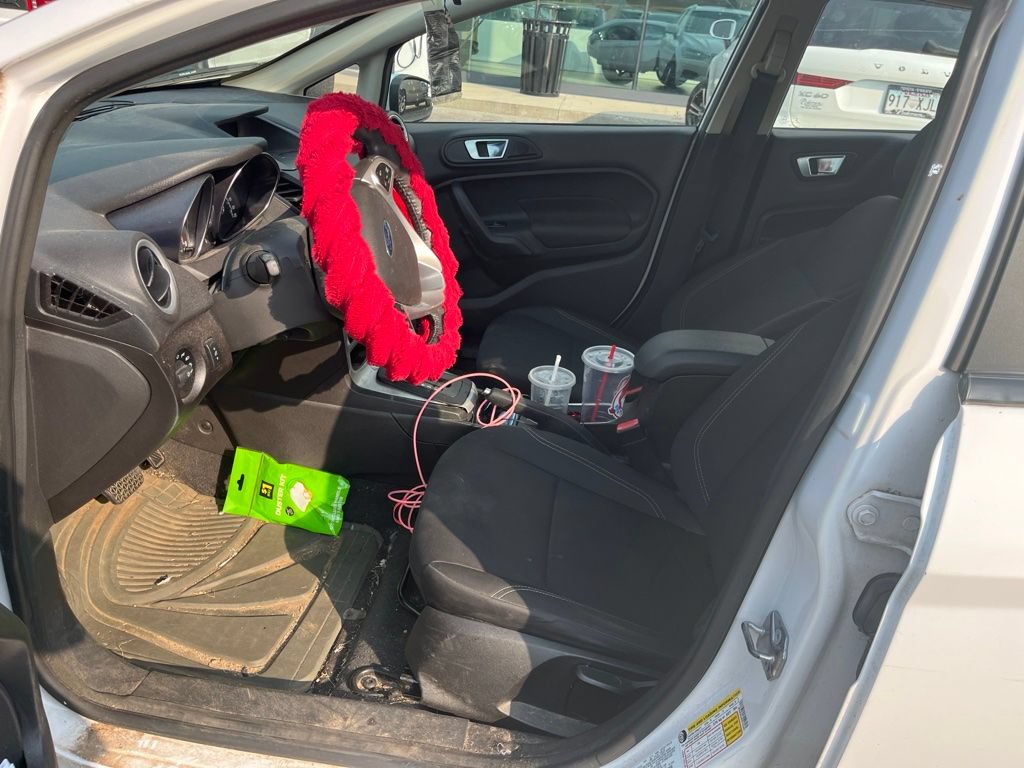 Used 2015 Ford Fiesta SE w/ Exterior Protection Package FWD image 9