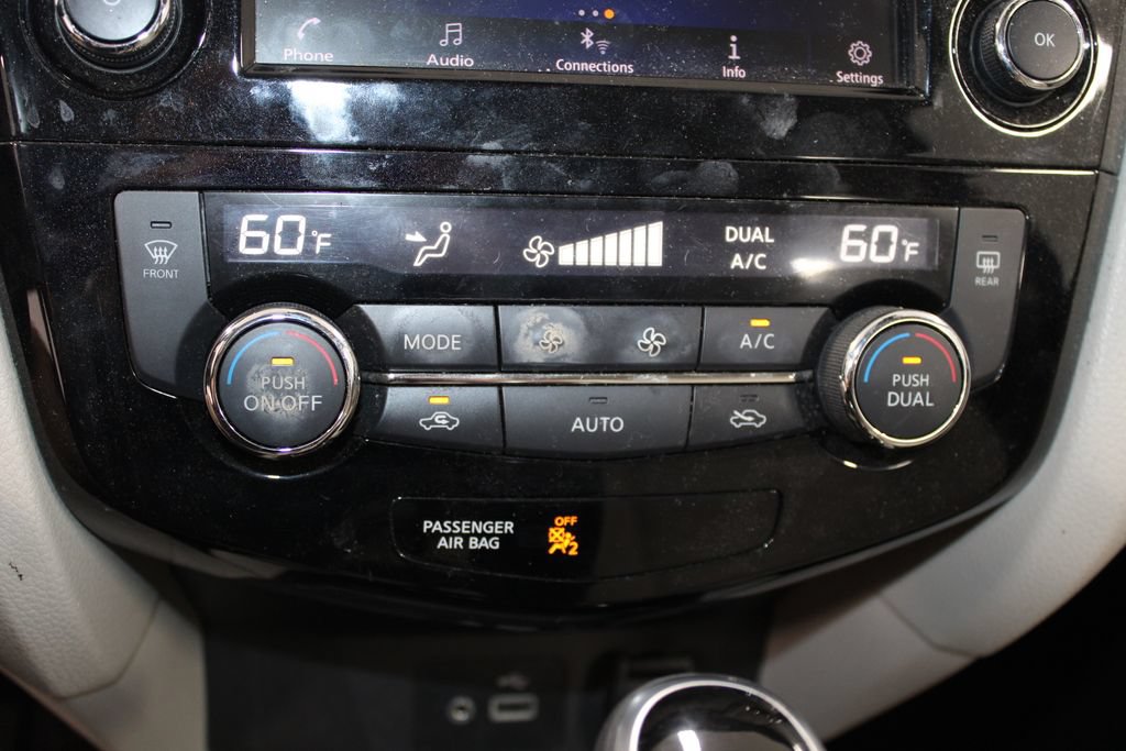 Used 2020 Nissan Rogue Sport SV FWD image 27