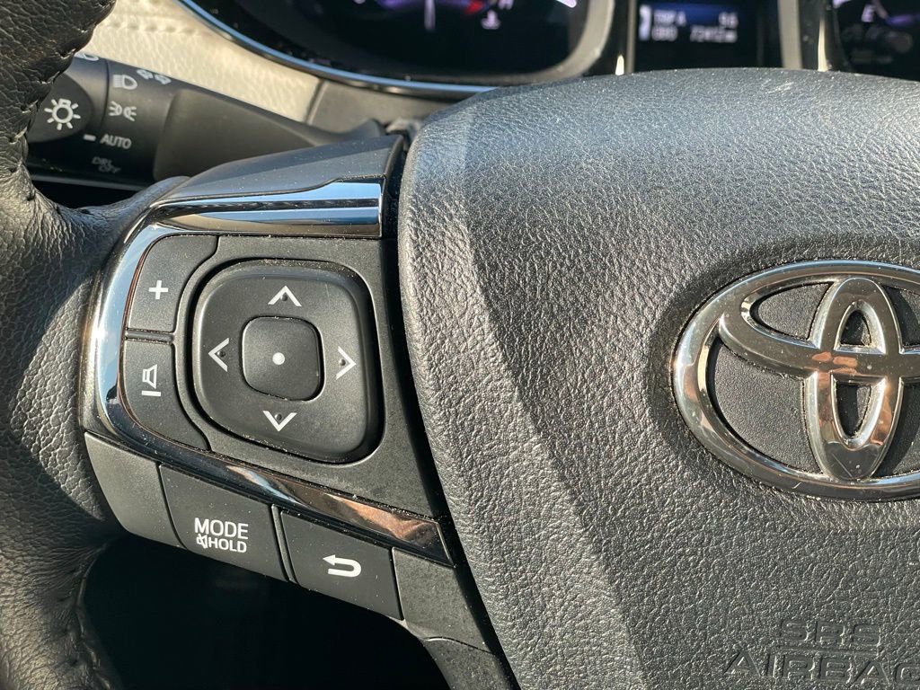 Used 2013 Toyota Avalon XLE image 15