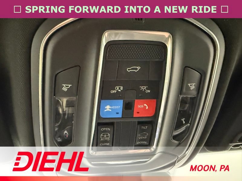 New 2025 Jeep Grand Cherokee Altitude AWD/4WD image 32