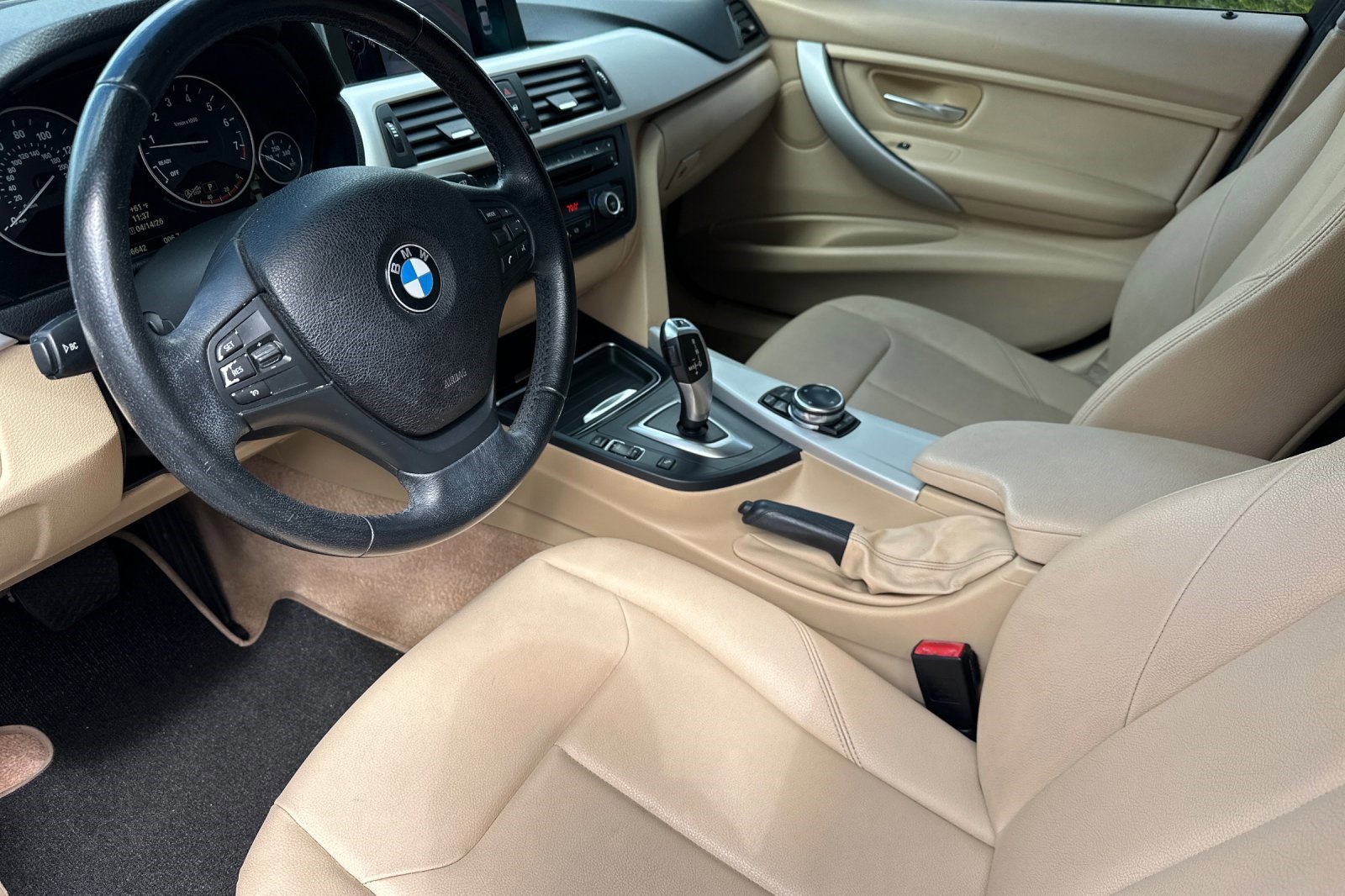 Used 2014 BMW 320i Sedan image 11