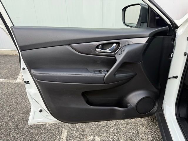 Used 2020 Nissan Rogue S w/ Special Edition Package image 15