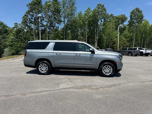Used 2024 Chevrolet Suburban LT AWD/4WD video 3