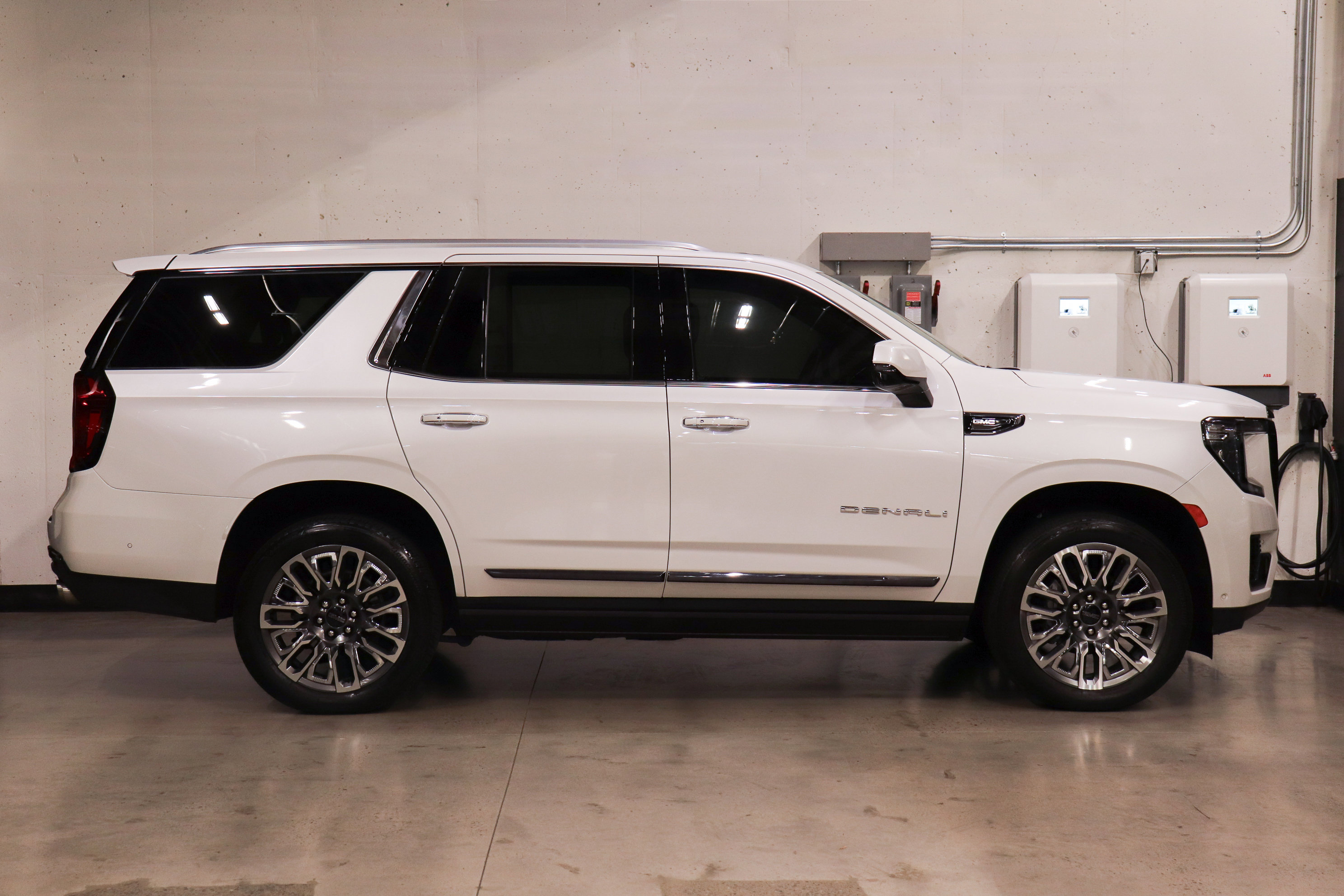 Used 2023 GMC Yukon Denali Ultimate image 6