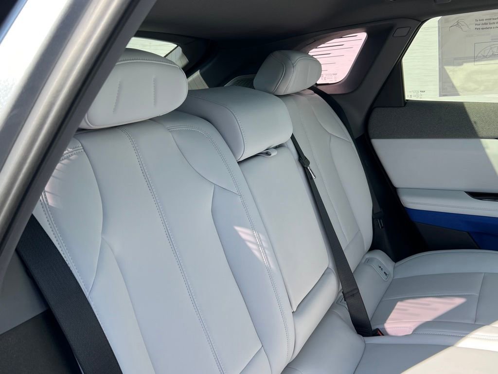 New 2026 Cadillac Optiq Luxury 1 image 22