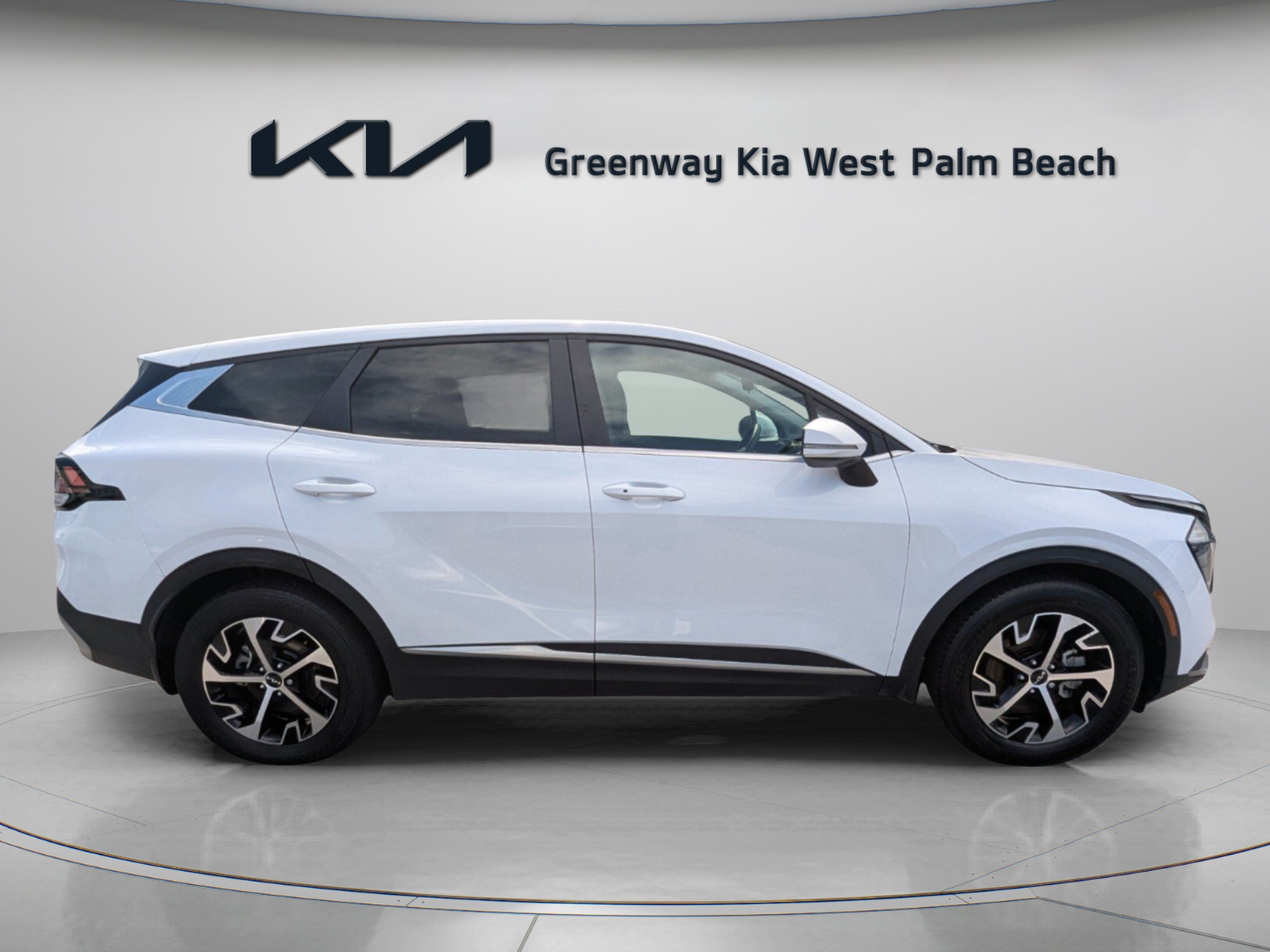 Certified 2023 Kia Sportage EX FWD image 8