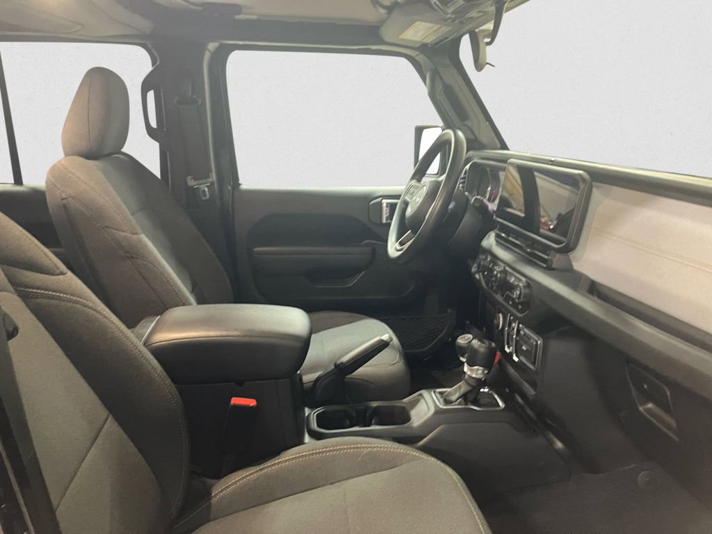 Used 2025 Jeep Gladiator Sport image 15