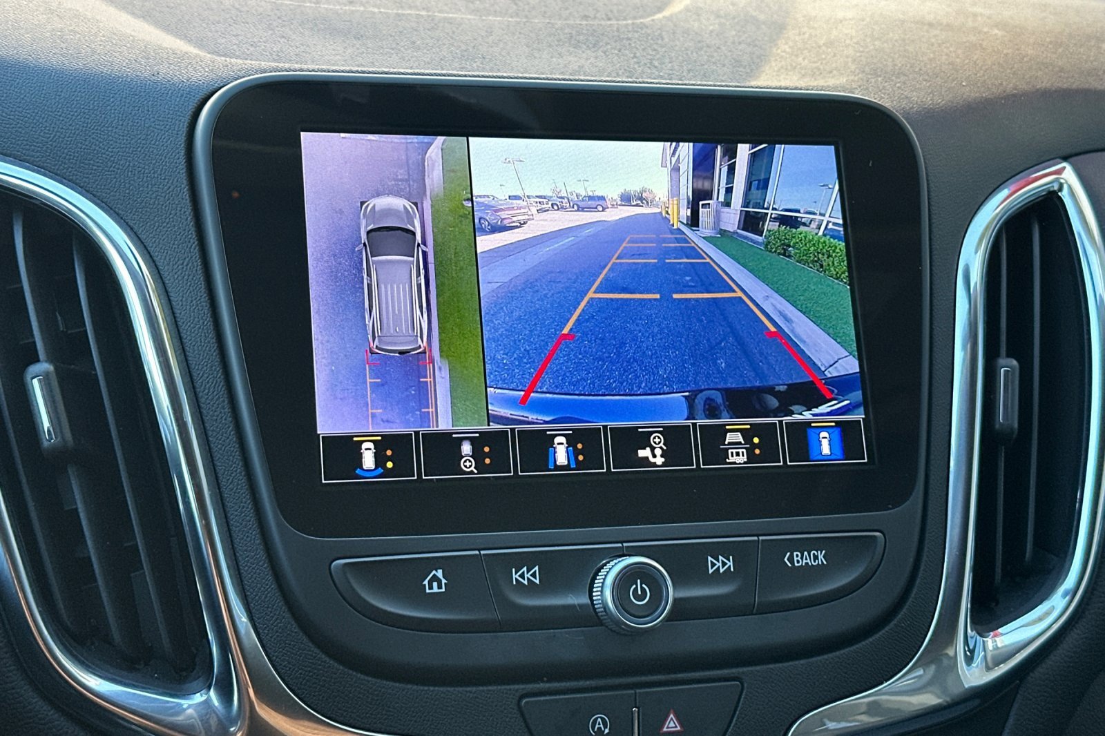 Used 2024 Chevrolet Equinox LT image 26