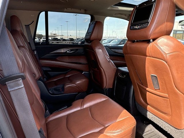 Used 2017 Cadillac Escalade Luxury image 26