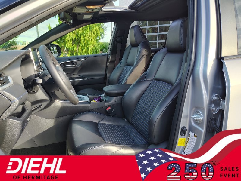 Used 2019 Toyota RAV4 XSE w/ Carpet Mat Package AWD/4WD image 13