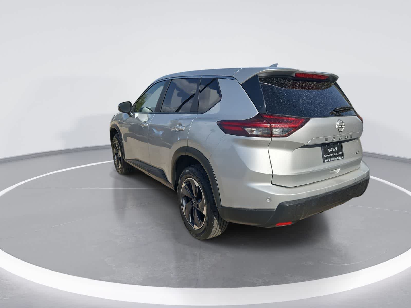 Used 2025 Nissan Rogue SV AWD/4WD image 6