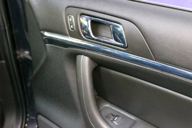 Used 2013 Lincoln MKS AWD image 9
