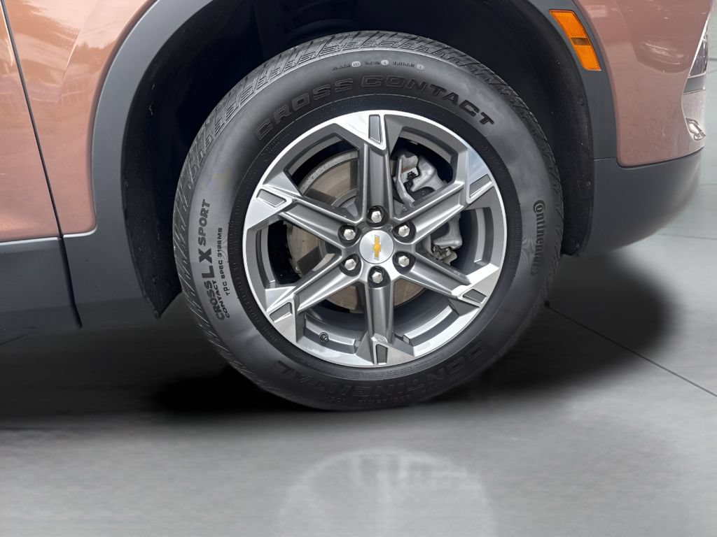 Used 2024 Chevrolet Blazer LT FWD image 2