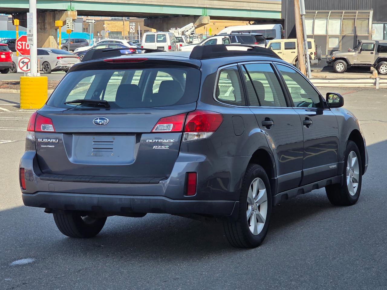 Used 2014 Subaru Outback 2.5i w/ Alloy Wheel Package image 7