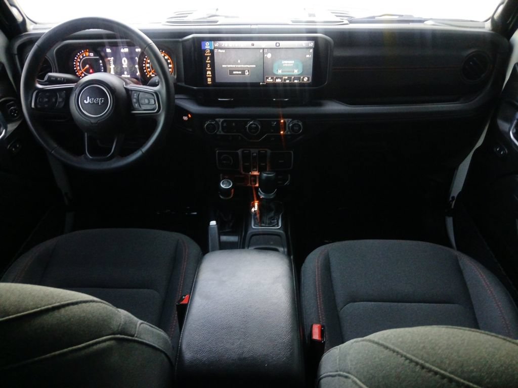 Used 2024 Jeep Gladiator Rubicon w/ Convenience Group AWD/4WD image 20