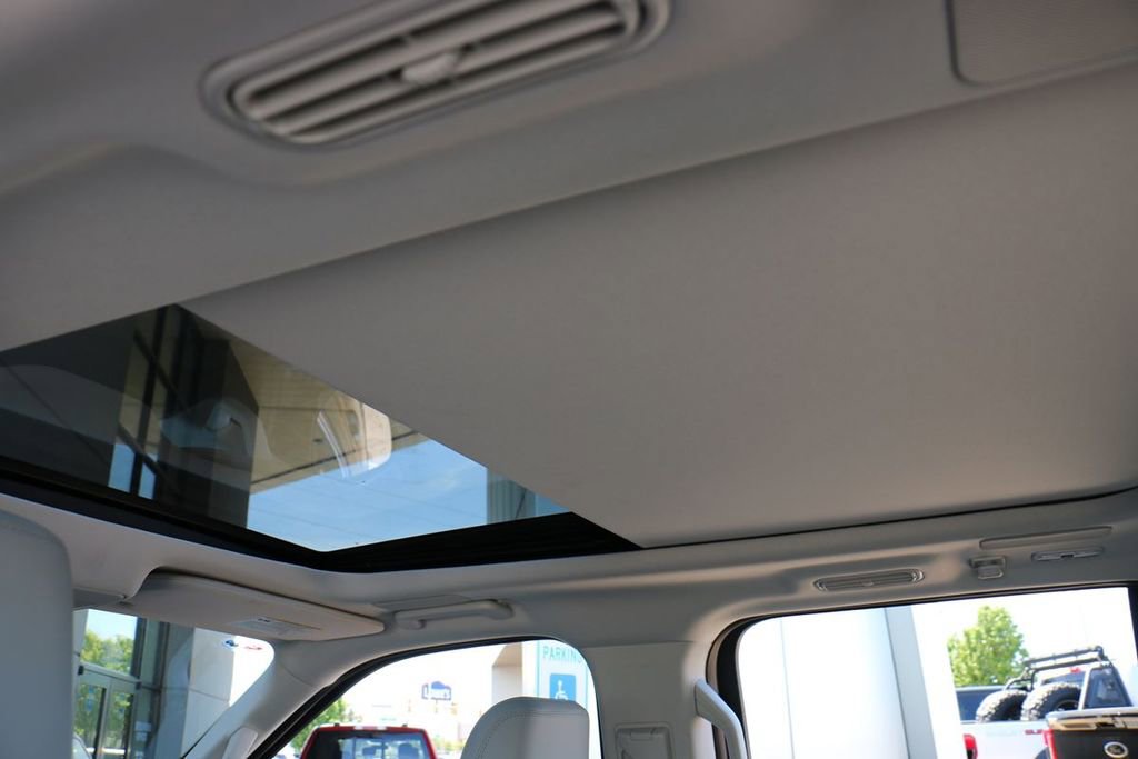 New 2025 Ford Expedition Platinum w/ Driver's Package image 23