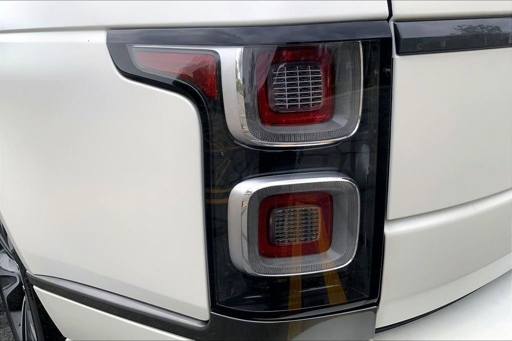Used 2021 Land Rover Range Rover SV Autobiography Dynamic image 27
