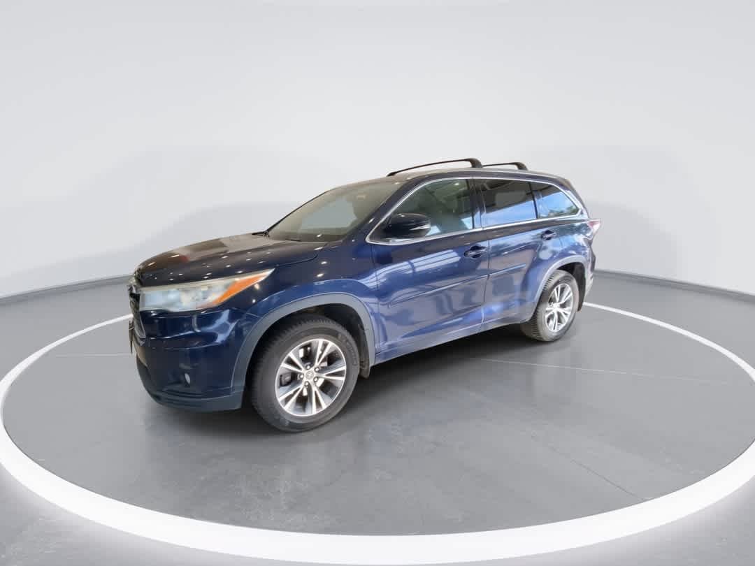 Used 2016 Toyota Highlander XLE w/ Protection Package #3 AWD/4WD image 4