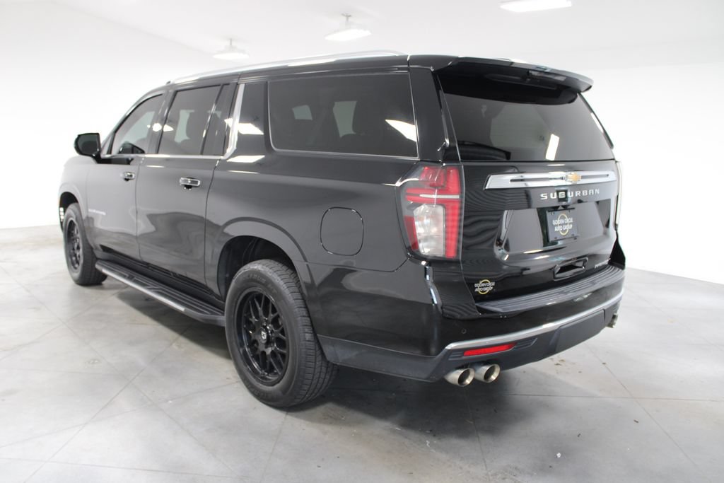Used 2022 Chevrolet Suburban Premier RWD image 8