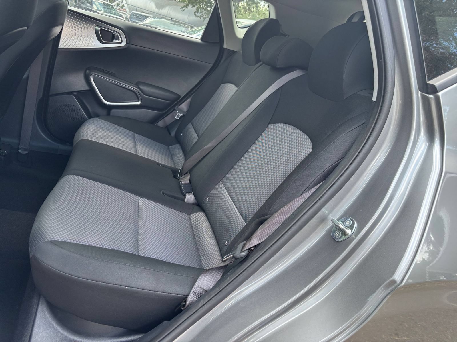 Used 2025 Kia Soul LX w/ LX Technology Package FWD image 36