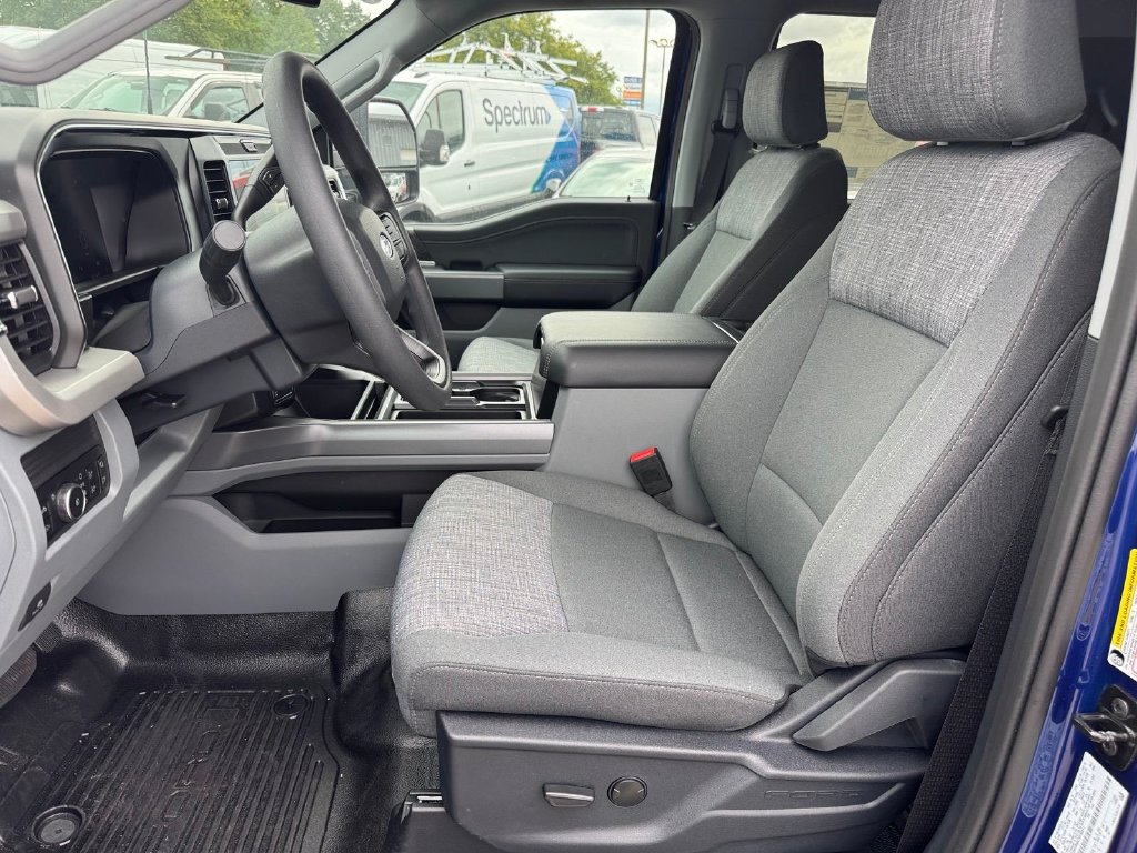 New 2026 Ford F350 XLT w/ XLT Premium Package AWD/4WD image 6