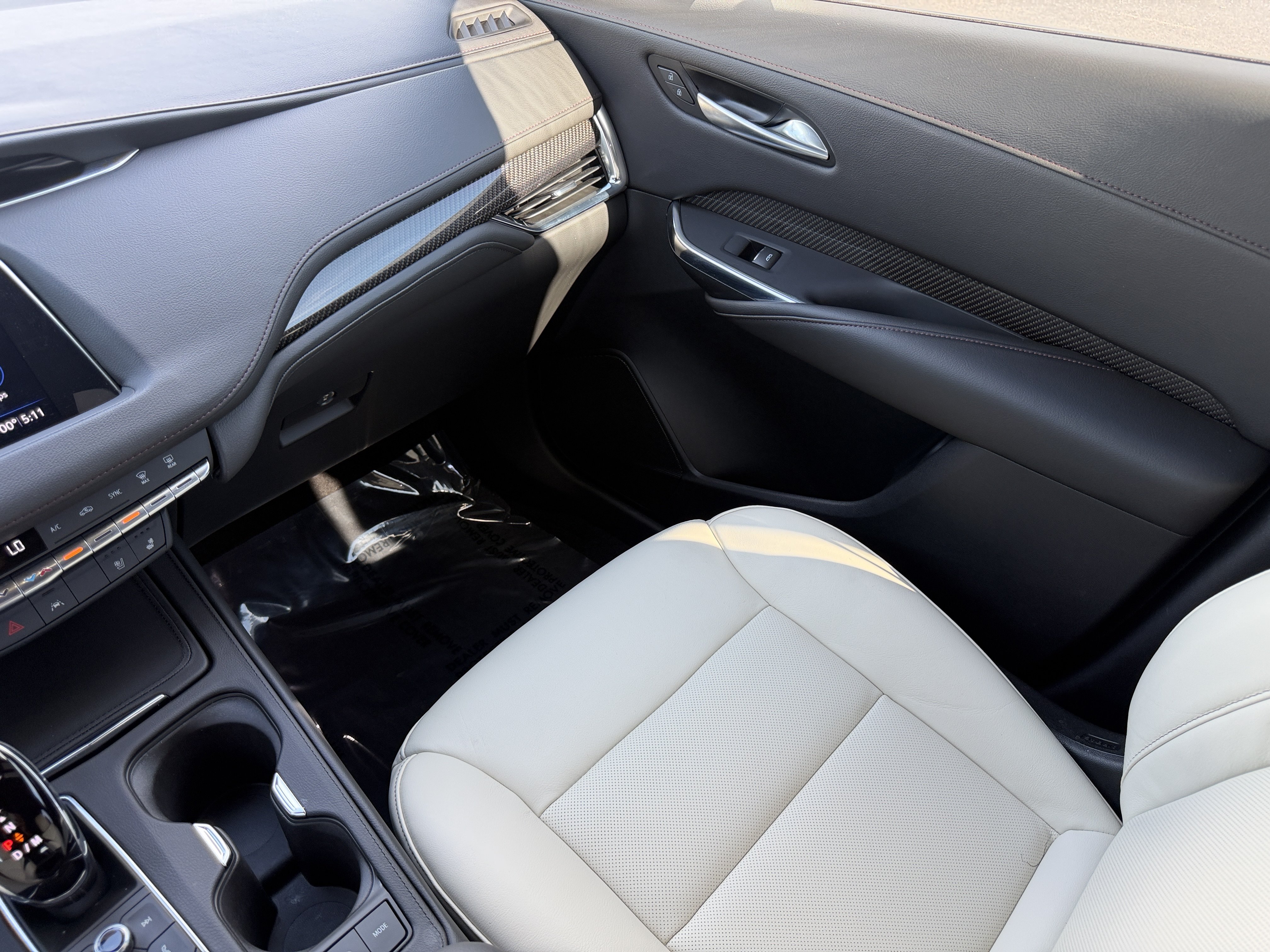 Certified 2023 Cadillac XT4 Sport FWD image 17