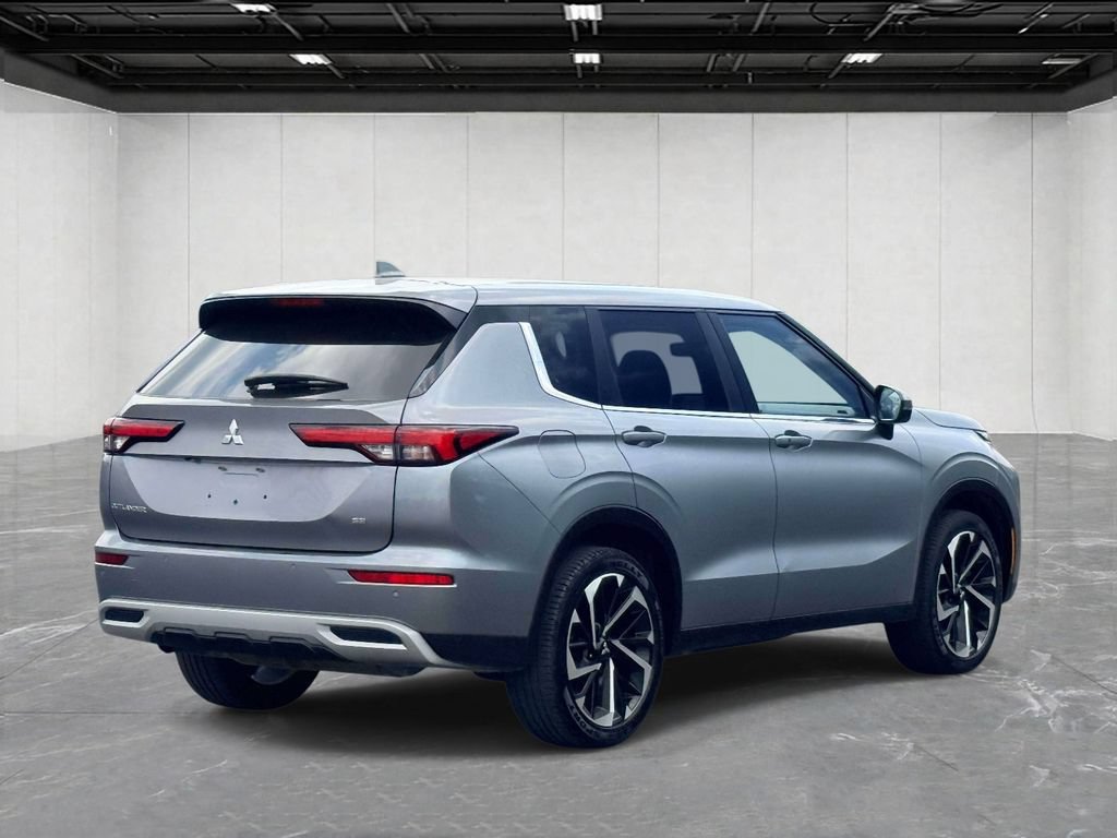 Used 2024 Mitsubishi Outlander SE AWD/4WD image 5