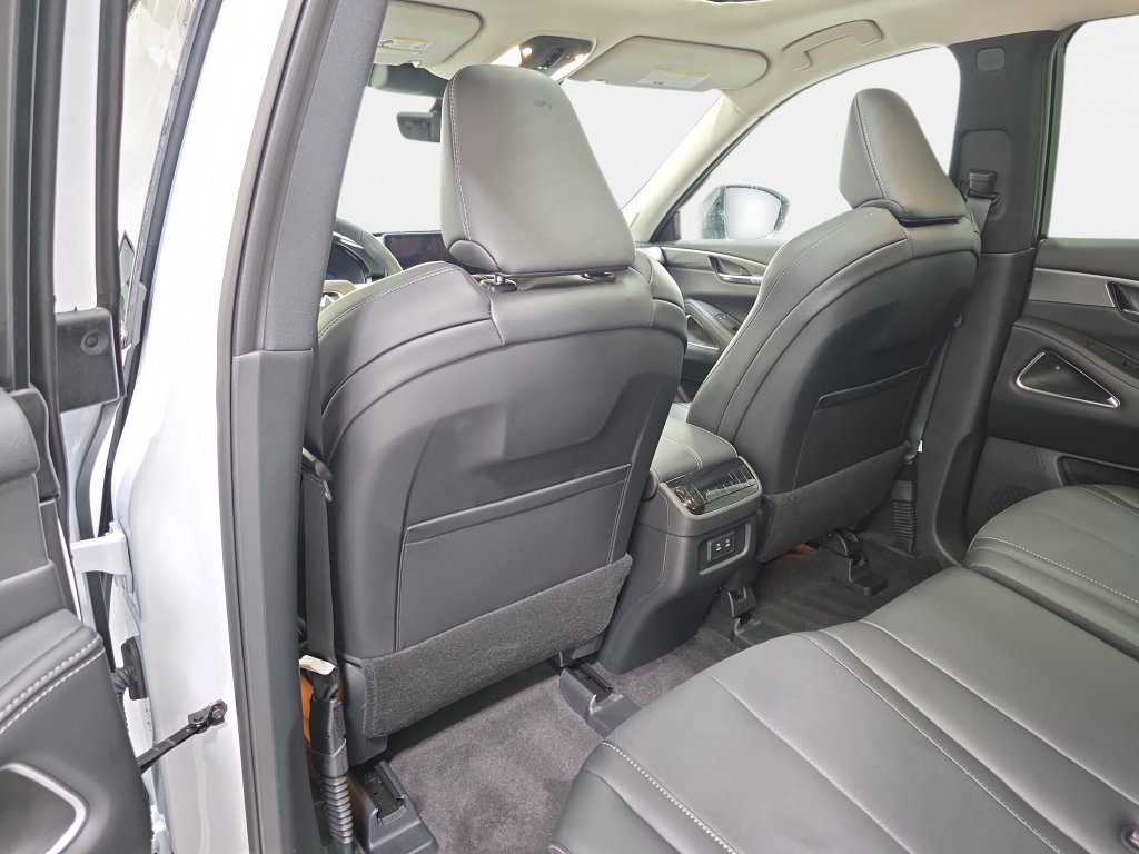 Certified 2027 INFINITI QX60 Luxe w/ Cargo Package AWD/4WD image 10
